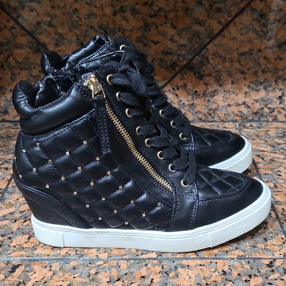 Black Quilted High-Top Sneakers - Picture 2 of 5